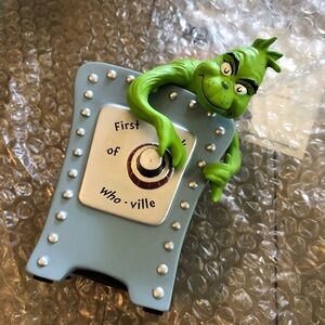 Grinch Who-ville Figurine/piggy bank